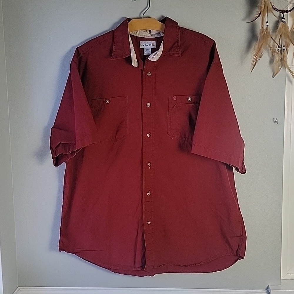 Carhartt maroon short sleeve button front shirt